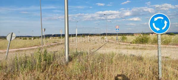 Foto c38d2a6c-43d0-4172-bfb7-8c45041fc995. Terreny residencial a Sanchidrián