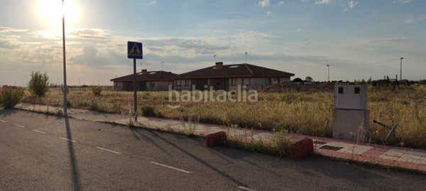 Foto e4d0390f-d40b-4d71-8f45-c365bf20d564. Terreny residencial a Sanchidrián