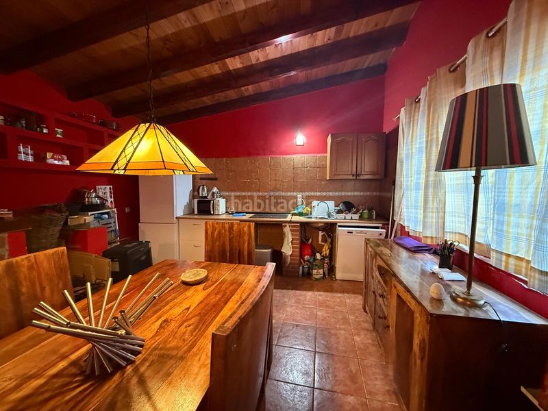 Foto 9f182934-8da7-4491-a6d1-e08648892a25. Casa aparellada amb xemeneia calefacció a Tolbaños