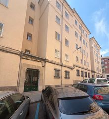 Etagenwohnung  Calle calderon de la barca. ¡luminoso piso semireformado con garaje en pleno centro de ávila