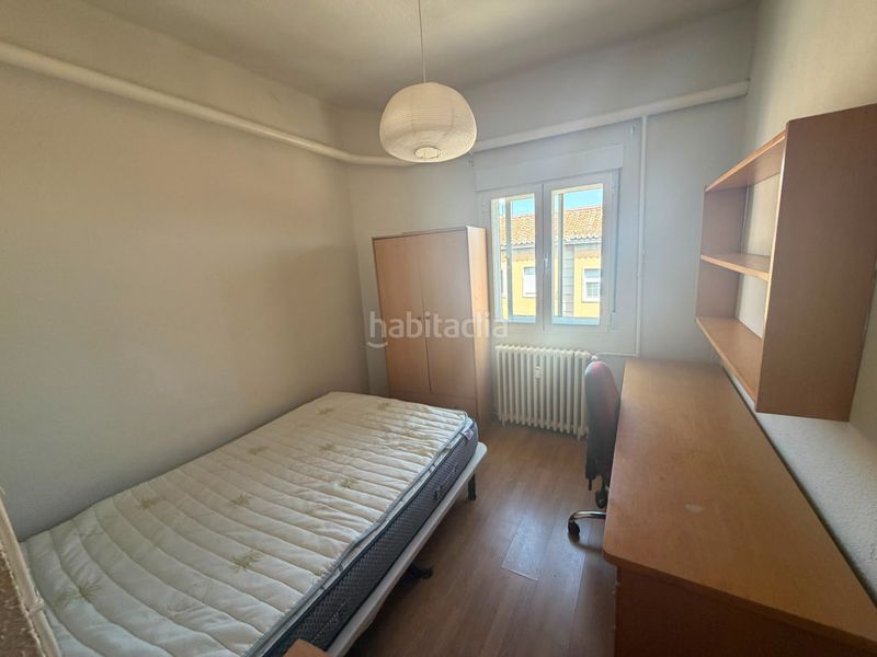 Foto d0fb0ace-05e9-426f-b775-e893b45ad6e0. Pis amb calefacció aparcament a Centro Ávila