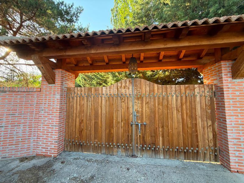 Foto 4f8ca36b-6400-4989-a733-5a133f0979c3. Xalet amb xemeneia calefacció aparcament piscina a Muñana