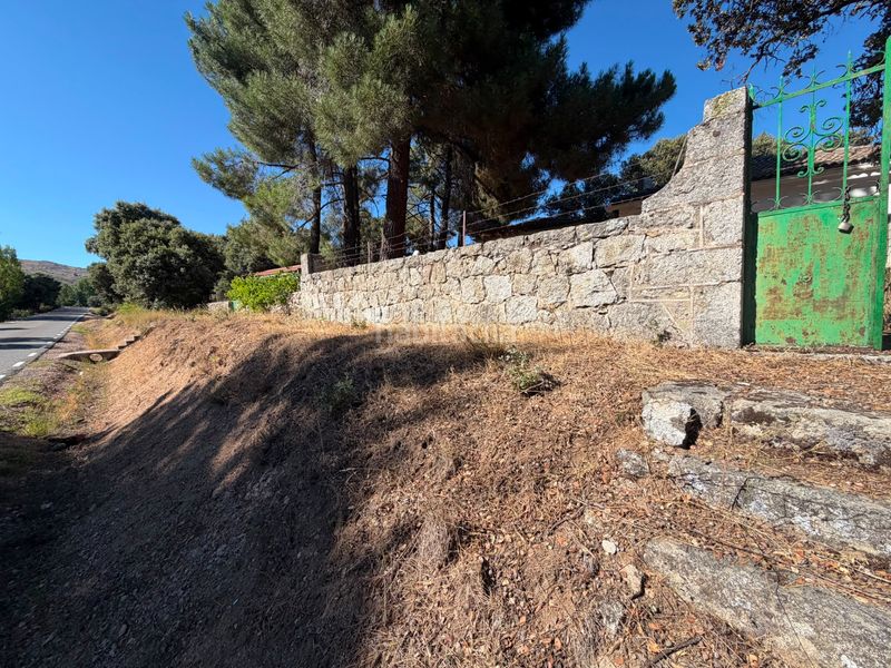 Foto 2016cd80-ad72-44a3-ba8f-0942000342be. Masia amb xemeneia a Muñana