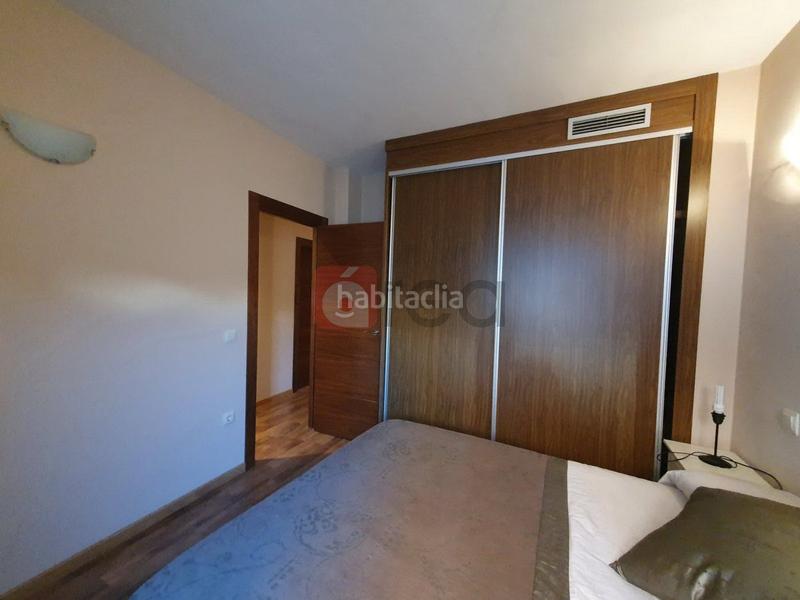 Foto 1c516f12-bcb7-4eb6-8505-728307acf053. Casa adossada amb calefacció a Centro Cuenca