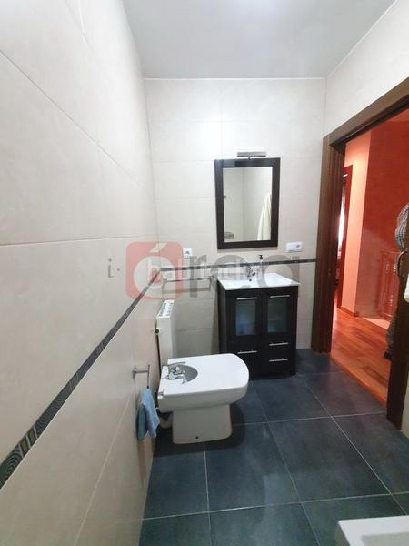 Foto 264d178b-84ce-449a-98e2-05644d32b1e1. Casa adossada amb calefacció a Centro Cuenca