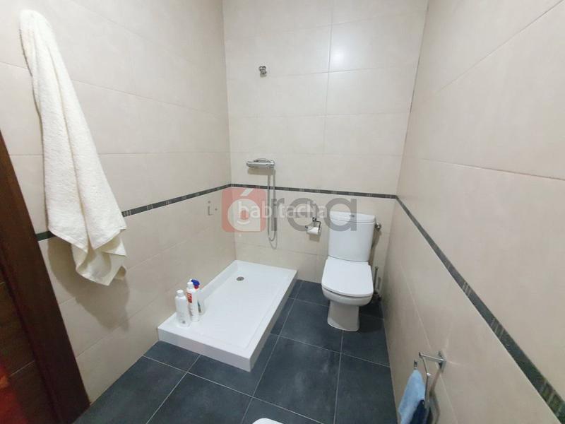 Foto 29a7fce7-820f-4df8-abd0-f82943ddb827. Casa adossada amb calefacció a Centro Cuenca