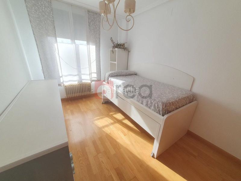 Foto db983bb6-da53-4a6c-acd9-d50961502fe0. Flat with heating parking in Alameda Cuenca
