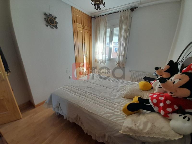 Foto e7a9877f-6731-483e-a7bb-c085be6d224d. Casa adossada amb aparcament a San Fernando - Carretera de Valencia Cuenca