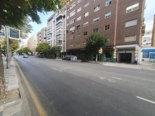 Miete Autoparkplatz in Centro. Aparcamiento en alquiler en centro.