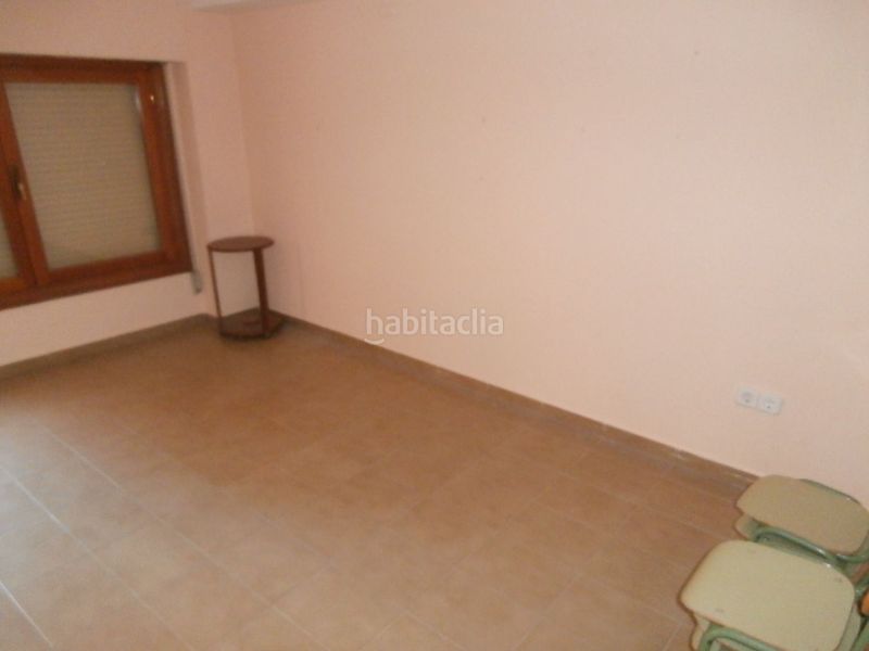 Foto a6a5abf3-fea0-4c50-bd5d-5ceb859f88a8. Local comercial a Centro Cuenca