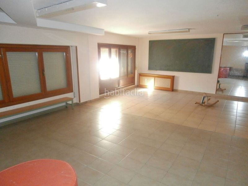 Foto b5157a5e-b8db-4fdb-a8ef-ed1205ad59e1. Local comercial a Centro Cuenca