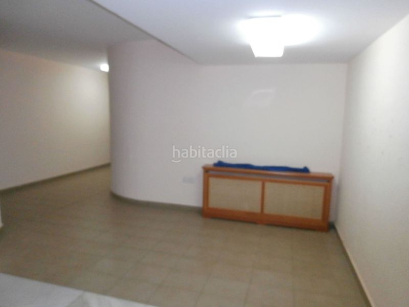 Foto e2f7e960-50b6-4bea-b3b9-3aea6a0b2c85. Local comercial a Centro Cuenca