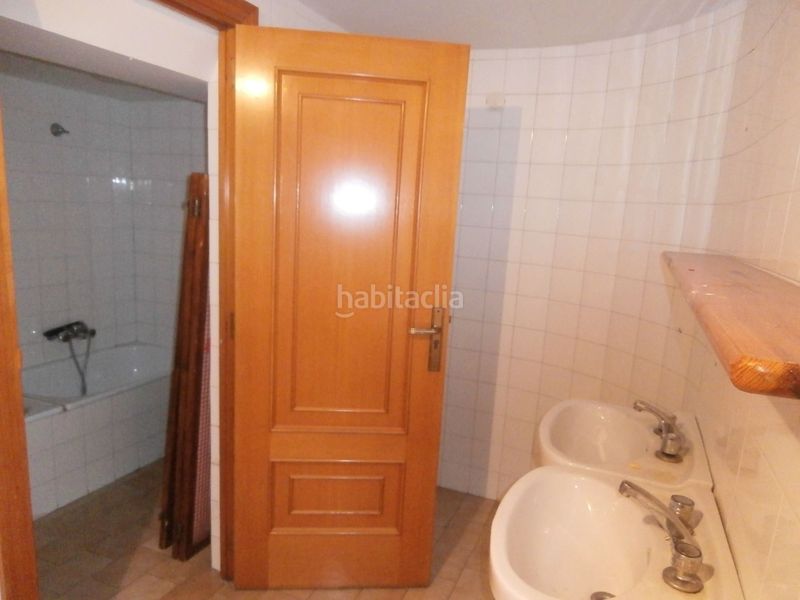 Foto ebcd339e-ada9-4f6e-a30d-ee54097e38bb. Local comercial a Centro Cuenca