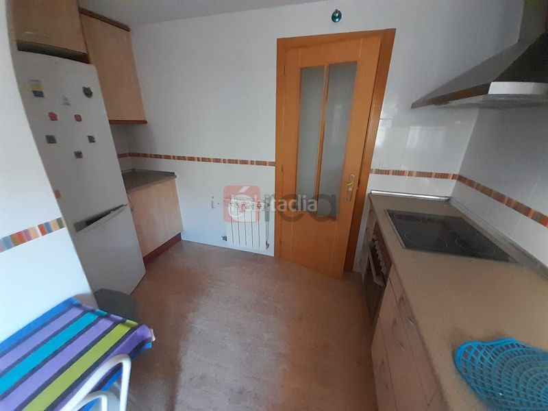 Foto a3d18588-b3c7-4bcf-a970-4c5d0fb0f179. Pis amb calefacció aparcament a Arcas del Villar