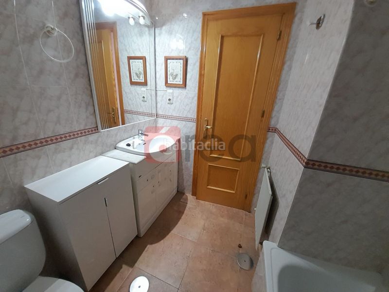 Foto 5a9b7d46-aa65-45e9-831d-371a7ac3b3aa. Pis amb calefacció aparcament a Centro Cuenca