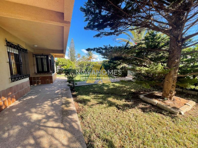 Foto 5528a8f7-bafd-4207-9189-57350d965717. Chalet dans n/a 30 dans Entremares Manga del Mar Menor (La)