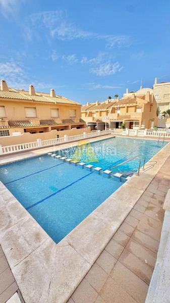 Foto b9c211d4-eeb1-4c02-b106-ce11b8084aec. Duplex dans n/a 1 dans Playa de las Gaviotas - El Pedrucho Manga del Mar Menor (La)