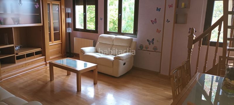 Foto 06bbad05-a873-4d70-b3b0-dfafbe5df22b. Alquiler dúplex piso en alquiler frente antiguo hospital 18 de julio duplex de cuatro dormitorios, tres baños, amueblado, garaje, trastero en Segovia