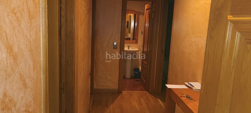 Foto 957976d0-0cc9-446d-a3d7-f4543ed8622e. Alquiler dúplex piso en alquiler frente antiguo hospital 18 de julio duplex de cuatro dormitorios, tres baños, amueblado, garaje, trastero en Segovia