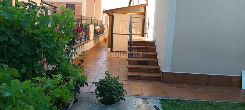 Foto 1647b7f9-7992-4fad-bc59-3f365f1ebe4d. Maison jumelée dans calle 4 3 dans Lastrilla (La)