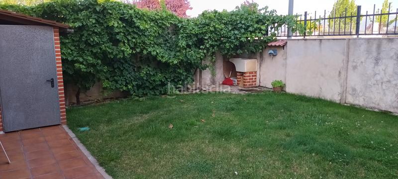 Foto 1a5df6f2-bca8-43b7-94e0-106abd7be525. Maison jumelée dans calle 4 3 dans Lastrilla (La)