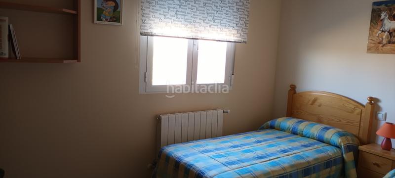 Foto d03b6f4d-231c-4939-b533-855312b948a7. Maison jumelée dans calle 4 3 dans Lastrilla (La)