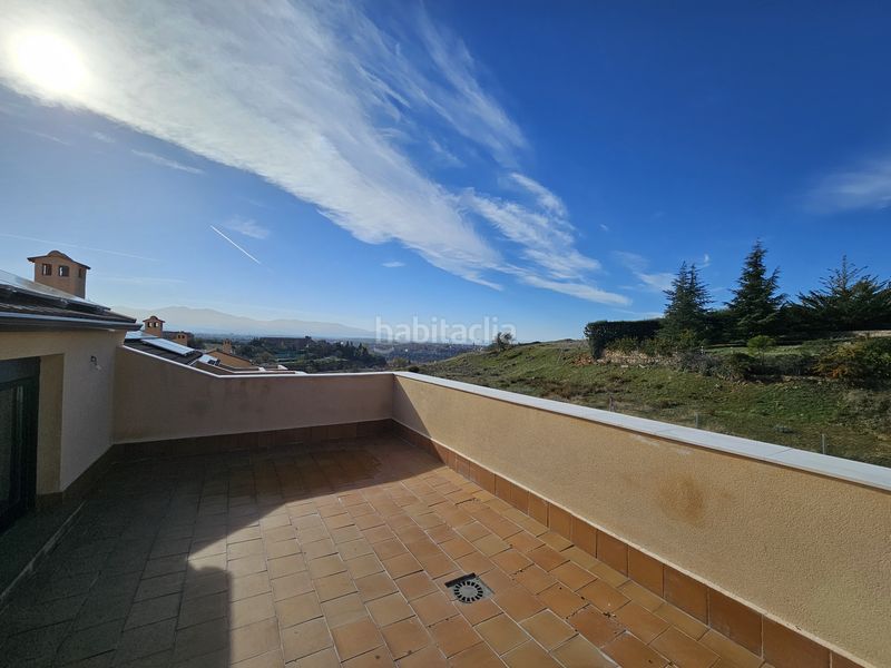 Foto 2ba23f7c-c90d-4c98-977b-d6c4cf7a8b04. Chalet in calle obispo antonio palenzuela 1 in Lastrilla (La)