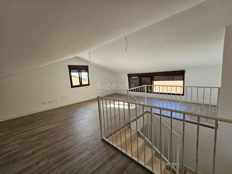 Foto f10574f1-ae47-4b2a-9d46-4f0e33f777cc. Chalet in calle obispo antonio palenzuela 1 in Lastrilla (La)