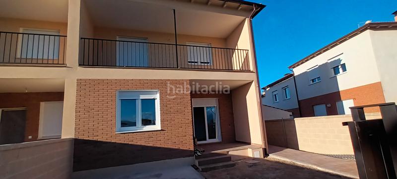 Foto 800737ac-5a17-4eb0-bf22-b3175743d0e6. Casa adosada en carretera segovia s cristobal 15 chalets adosados en san cristobal en San Cristóbal De Segovia