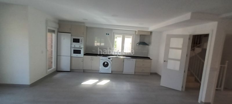 Foto 51755a4b-a5e9-4707-8c1d-b7e721ed34b3. Location chalet dans calle obispo antonio palenzuela 3p dans Lastrilla (La)