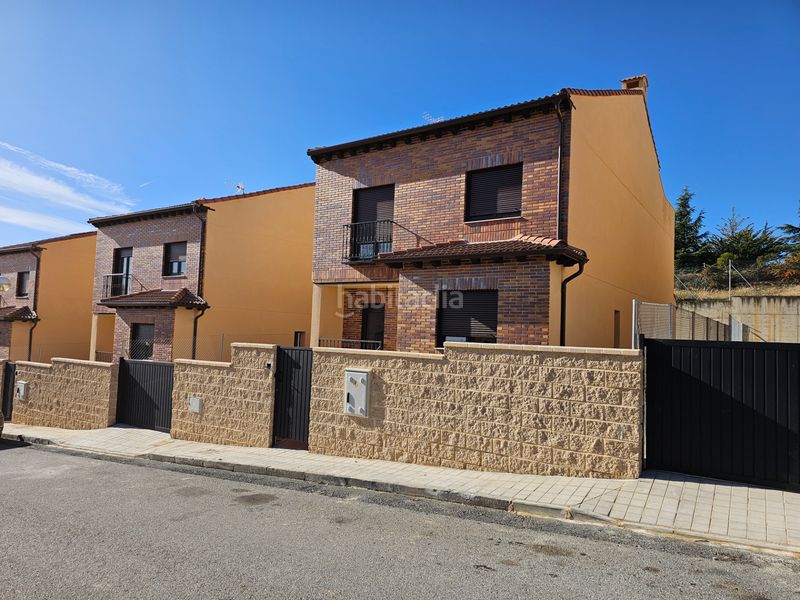 Foto a377844e-268d-4bf6-a540-824a685f7b87. Location chalet dans calle obispo antonio palenzuela 3p dans Lastrilla (La)