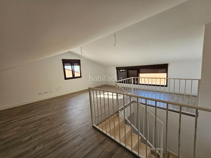 Foto d1fd6370-b1e8-4c02-ad23-32f9a8a54204. Location chalet dans calle obispo antonio palenzuela 3p dans Lastrilla (La)