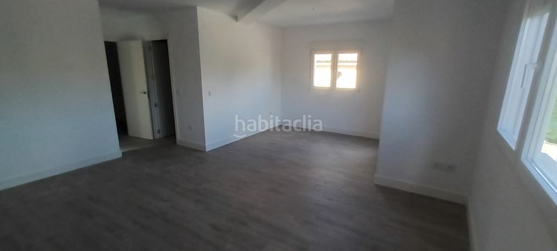 Foto f427e896-8532-449b-9ea0-d3fd3f0c04b4. Location chalet dans calle obispo antonio palenzuela 3p dans Lastrilla (La)