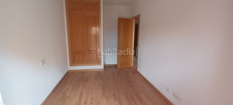 Foto 16647266-712d-4bdf-b8f7-4762a8540075. Xalet amb xemeneia calefacció aparcament a Lastrilla (La)