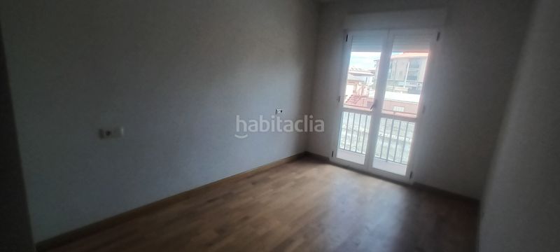 Foto f2e75891-5dc2-43c9-9333-f15f88bbd935. Xalet amb xemeneia calefacció aparcament a Lastrilla (La)