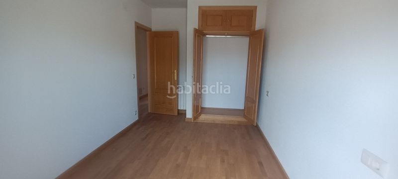 Foto f79e06f3-4fcf-450a-bb3a-3621825a5ad8. Xalet amb xemeneia calefacció aparcament a Lastrilla (La)