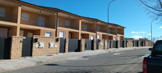 Casa a Calle la atalaya 110. Nueva construccion de chalets adosados en la lastrilla junto pis