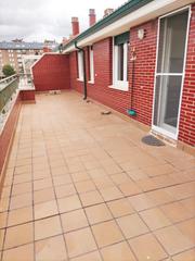 Attique à Centro. Atico en venta en avda. de madrid, 2 dormitorios.