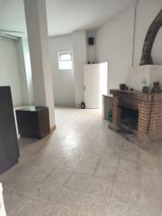 Édifice à Villamuriel de Cerrato. Edificio en venta en villamuriel de cerrato, 5 dormitorios.