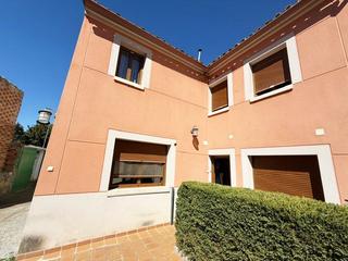 Casa a Torquemada. Casa en venta en torquemada, 4 dormitorios.