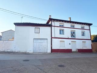 House in Dehesa de Romanos. Casa en venta en oteros de boedo, 6 dormitorios.