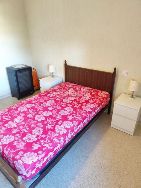 Foto ce7af33f-bdf9-4ae2-845c-bdb081d47770. Flat with heating in Pan y Guindas Palencia