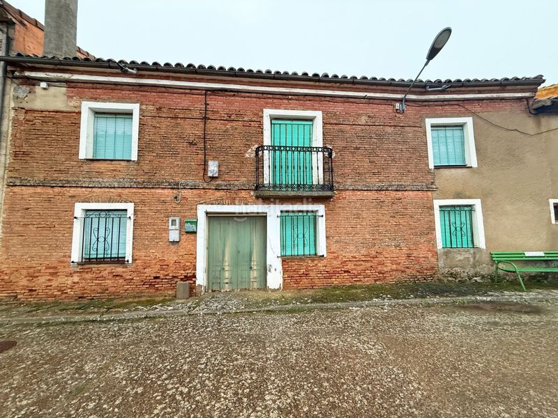 Foto 68c27448-79da-4372-ac32-434fe65b7402. Casa amb aparcament a Padilla de Abajo