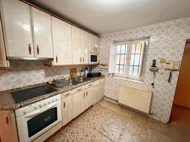 Foto eb61493f-ad61-4813-9843-c66a0beefecf. Casa amb aparcament a Padilla de Abajo