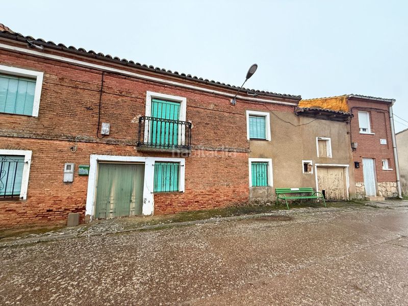 Foto f9082627-37cf-414c-8c2f-b27f92b33a47. Casa amb aparcament a Padilla de Abajo
