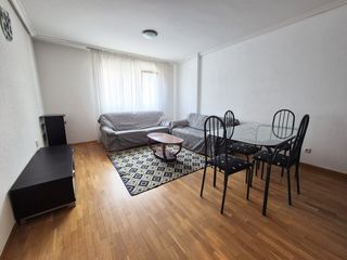 Rent Flat in Campo de la Juventud. Piso en alquiler en carrechiquilla, 3 dormitorios.