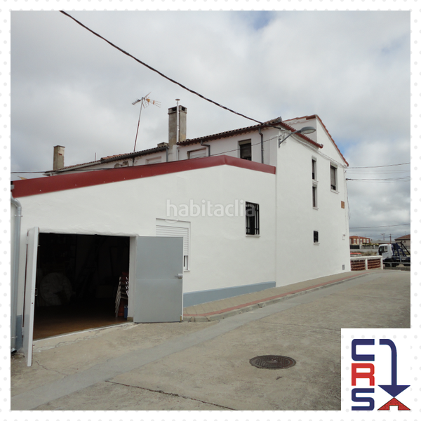 Foto 0ae73b09-19b9-482b-b4c2-61f6346336e5. Casa aparellada amb calefacció aparcament a Olmedo