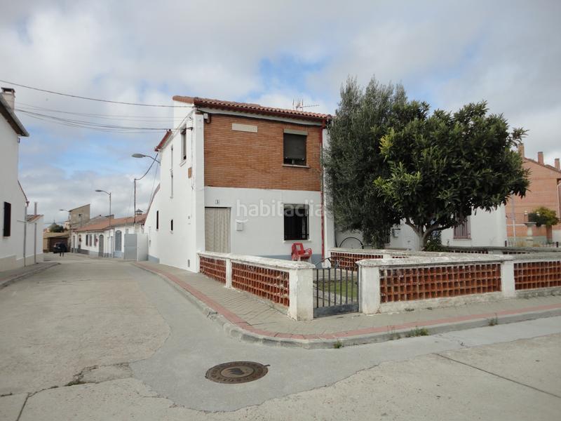 Foto 3889000e-faab-4476-adc1-02a762d9a1d3. Casa aparellada amb calefacció aparcament a Olmedo