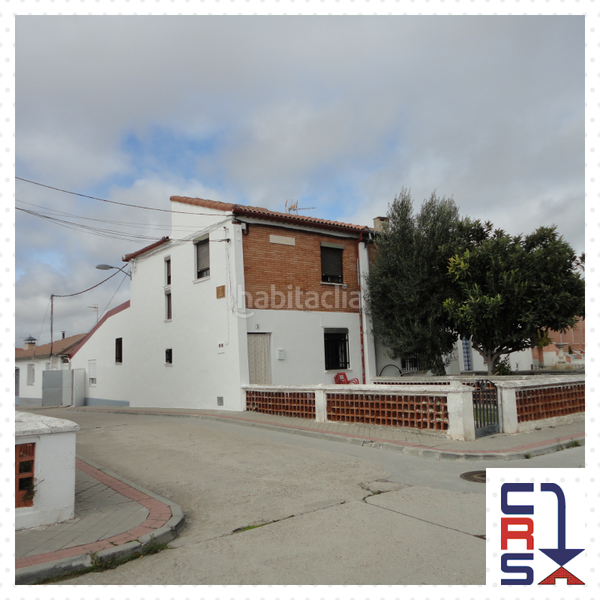 Foto 8b6f00cb-ed4e-46b1-860e-70949aeb1517. Casa aparellada amb calefacció aparcament a Olmedo