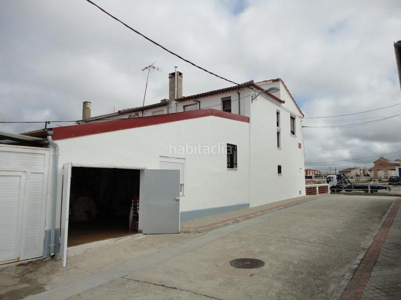 Foto bf353ef1-a476-41ab-9937-40b914fe13be. Casa aparellada amb calefacció aparcament a Olmedo